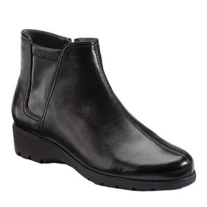 EUC Aerosoles Hudson River Ankle Boots